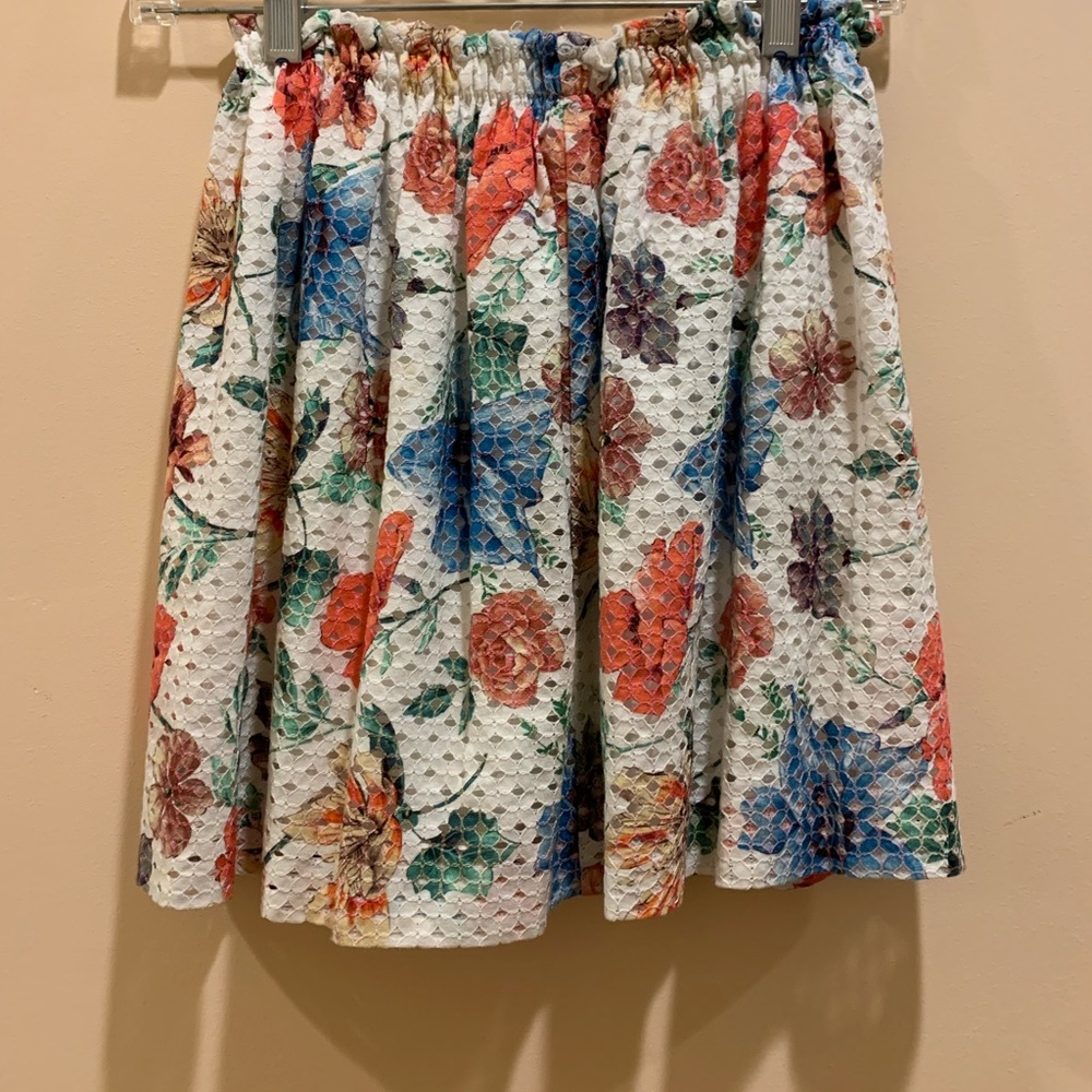 Skirts - Picture 2 of 2